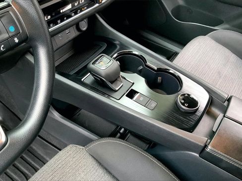 Certified 2023 Nissan Rogue SV image 17