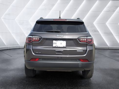 Used 2018 Jeep Compass Latitude w/ Popular Equipment Group image 4