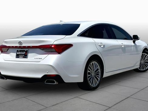 Used 2022 Toyota Avalon Limited w/ Advanced Safety Package FWD image 13