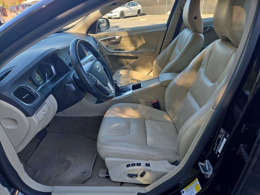 Used 2014 Volvo S60 T5 FWD image 10