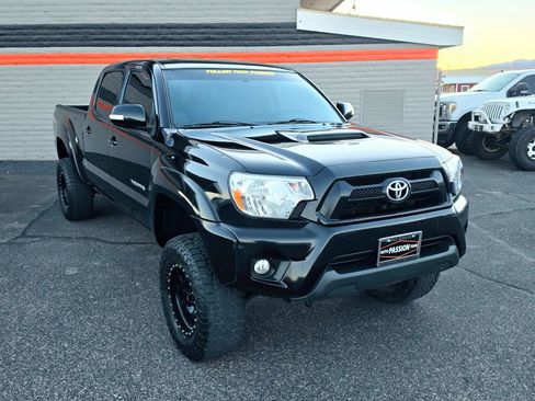 Used 2015 Toyota Tacoma PreRunner w/ TRD Sport Package image 7