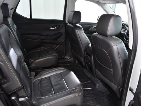 Used 2021 Chevrolet Traverse LT w/ LT Premium Package image 19
