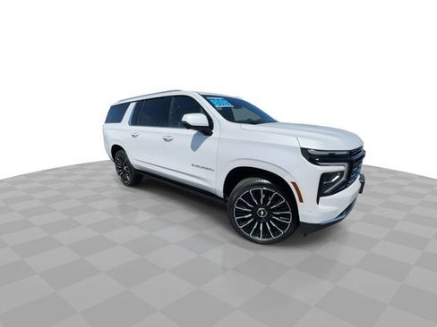 Certified 2025 Chevrolet Suburban High Country AWD/4WD image 2