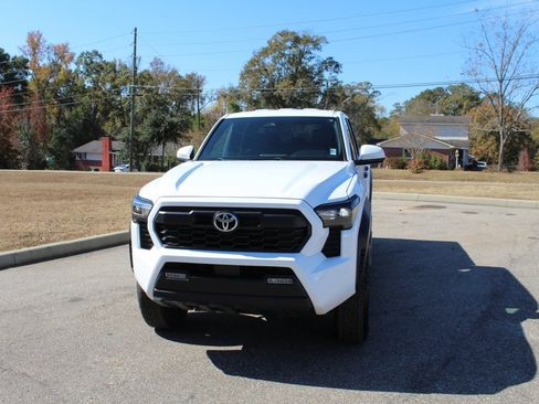 Used 2024 Toyota Tacoma TRD Off-Road image 7