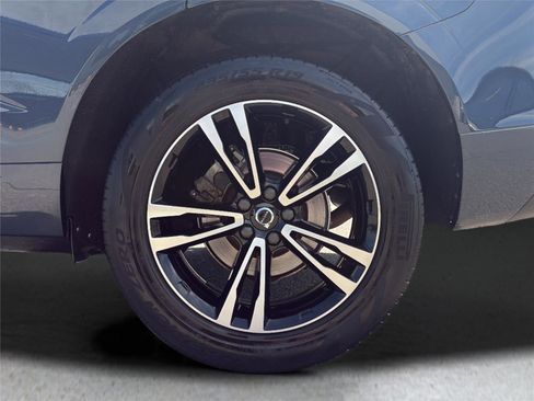 Used 2021 Volvo XC60 T5 Momentum w/ Premium Package AWD/4WD image 33