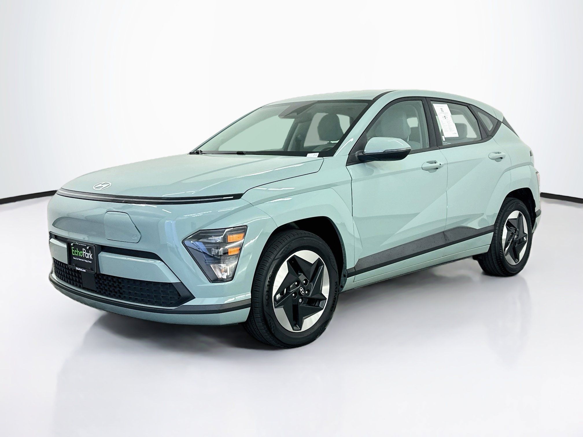 Used 2024 Hyundai Kona SE FWD image 3