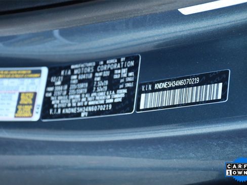 Used 2022 Kia Carnival SX Prestige image 25