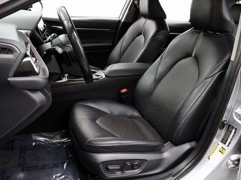 Used 2023 Toyota Camry XSE image 9