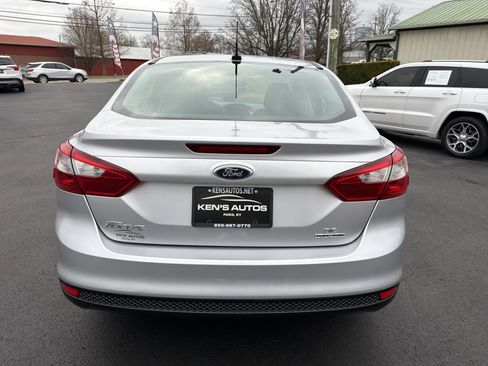 Used 2014 Ford Focus SE w/ SE Winter Package image 6