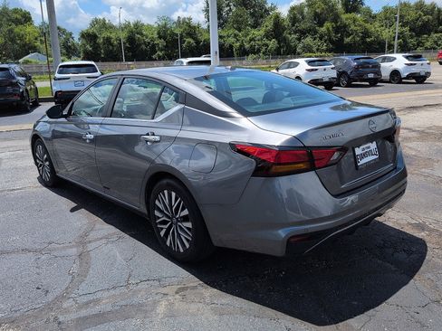 Used 2024 Nissan Altima 2.5 SV FWD image 5