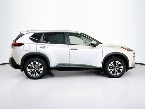 Used 2023 Nissan Rogue SV image 10