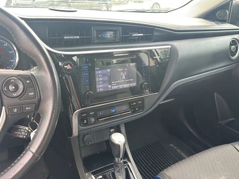 Used 2017 Toyota Corolla SE FWD image 17