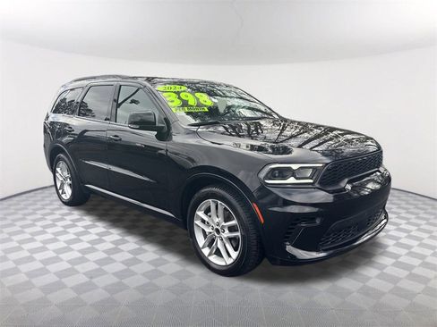 Used 2024 Dodge Durango GT image 3