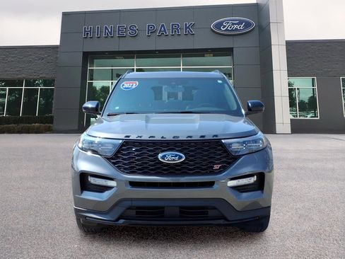 Used 2023 Ford Explorer ST image 2