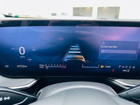 Used 2025 Buick Envision Preferred image 18