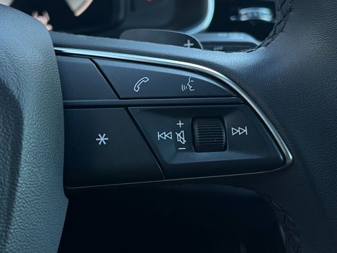 Used 2023 Audi Q8 Prestige image 57