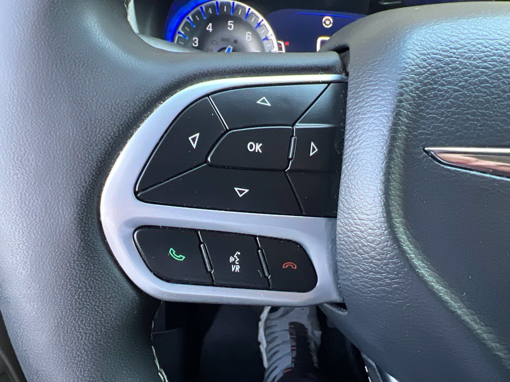 Used 2024 Chrysler Pacifica Touring-L FWD image 51