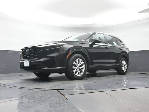 Used 2023 Honda CR-V LX image 28