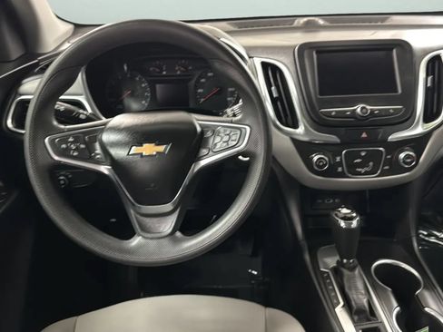 Used 2021 Chevrolet Equinox LS FWD image 10