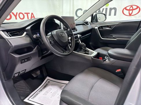 Used 2025 Toyota RAV4 XLE AWD/4WD image 22