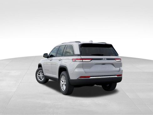 New 2026 Jeep Grand Cherokee Laredo X AWD/4WD image 3