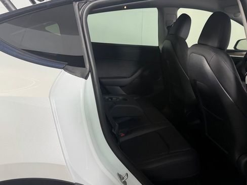 Used 2024 Tesla Model Y Long Range image 28