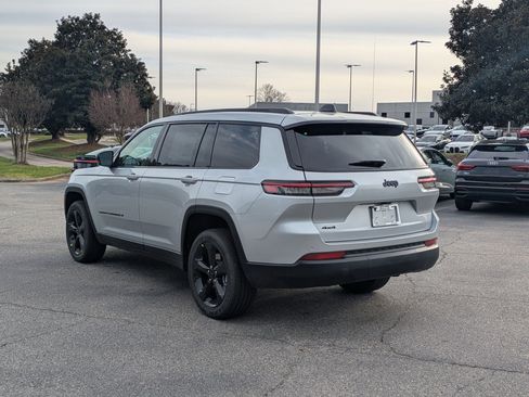 New 2025 Jeep Grand Cherokee L Altitude image 7