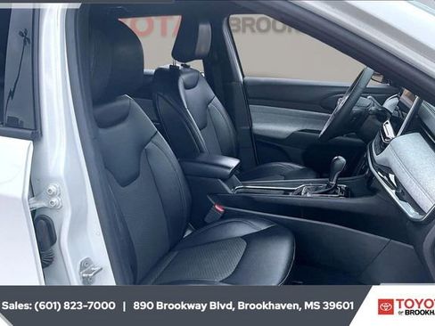 Used 2024 Jeep Compass Latitude image 6