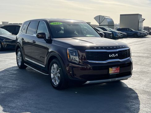 Certified 2022 Kia Telluride LX image 8