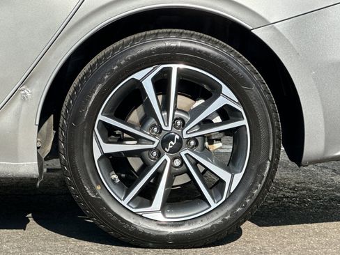 Used 2023 Kia Forte LXS w/ LXS Technology Package image 24