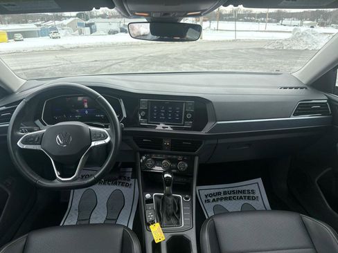 Used 2024 Volkswagen Jetta SE image 22