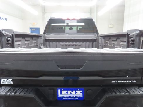 Used 2023 GMC Sierra 2500 Denali w/ Denali Black Diamond Edition AWD/4WD image 50