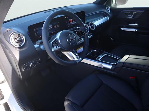New 2026 Mercedes-Benz GLB 250 4MATIC image 34