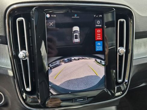 Certified 2023 Volvo XC40 B5 Plus w/ Protection Package Premier AWD/4WD image 23