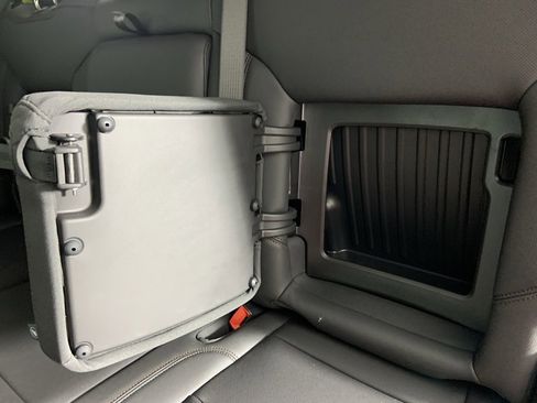 Used 2025 GMC Sierra 1500 AT4 w/ AT4 Premium Package image 33