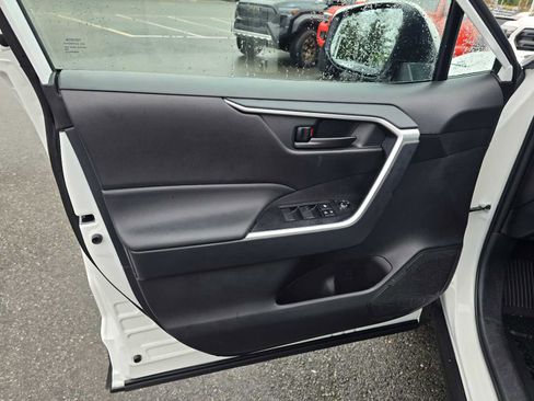 Certified 2025 Toyota RAV4 LE image 21