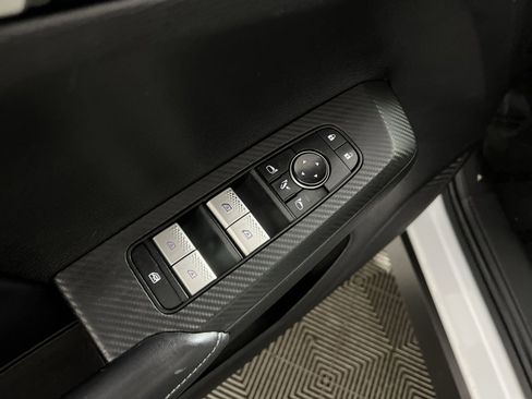 Used 2023 Mitsubishi Outlander SE Black Edition image 8