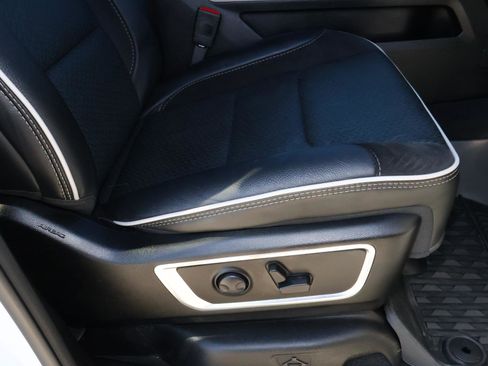 Used 2025 RAM 1500 Laramie w/ Night Edition image 21