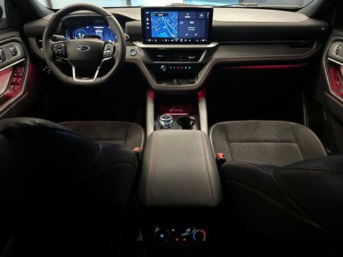 Used 2025 Ford Explorer ST w/ Sun And Sound Package AWD/4WD image 9