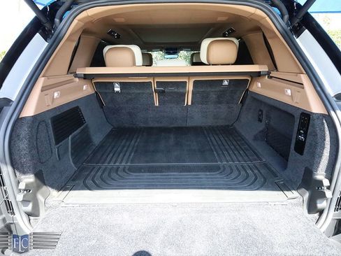 Used 2024 Land Rover Range Rover SV image 37