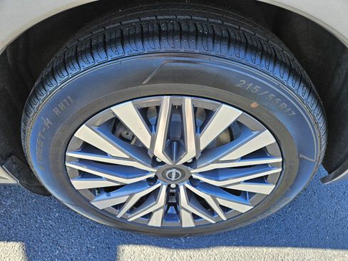 Used 2023 Nissan Altima 2.5 SV image 14