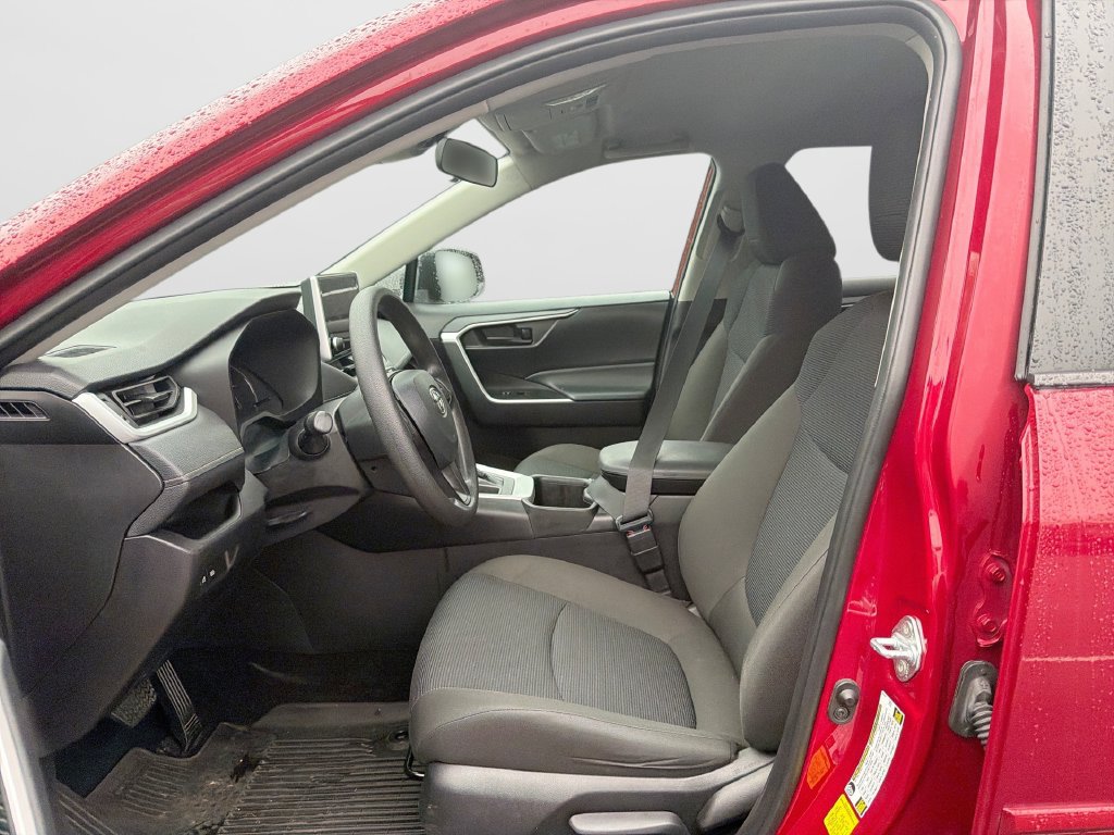 Used 2024 Toyota RAV4 LE AWD/4WD image 10