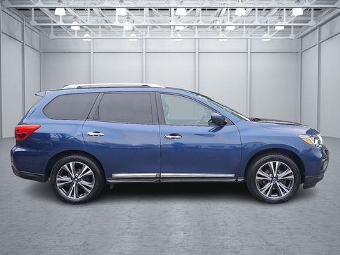 Used 2020 Nissan Pathfinder Platinum image 6