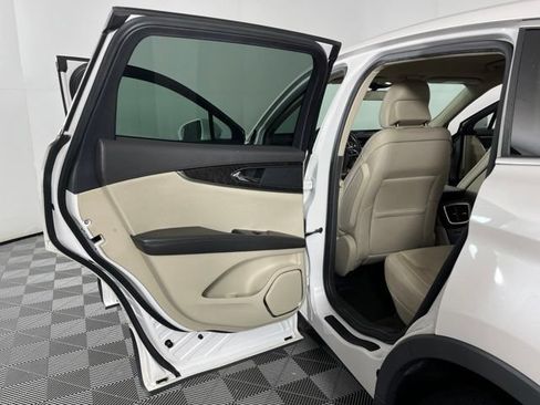 Used 2019 Lincoln Nautilus Select FWD image 43