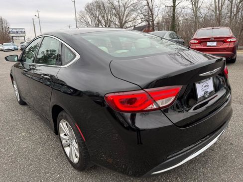 Used 2015 Chrysler 200 Limited image 5