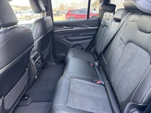 New 2026 Jeep Grand Cherokee Laredo image 6