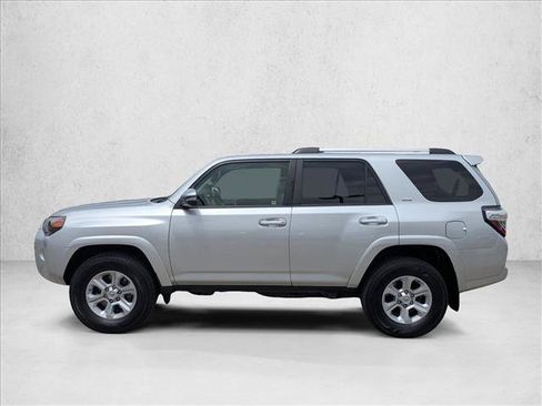 Certified 2021 Toyota 4Runner SR5 Premium w/ Moonroof Package AWD/4WD image 9