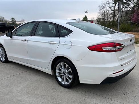 Used 2020 Ford Fusion SE FWD image 3