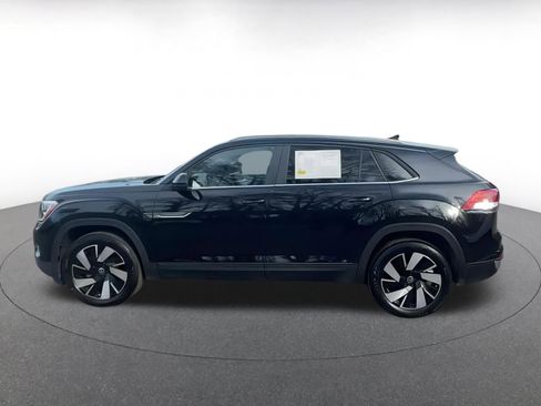 Used 2025 Volkswagen Atlas Cross Sport SE image 9