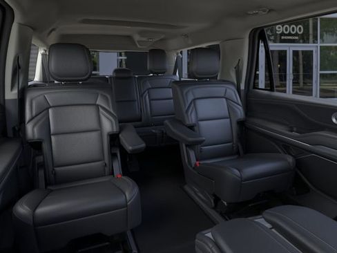 New 2026 Lincoln Navigator L Premier AWD/4WD image 11